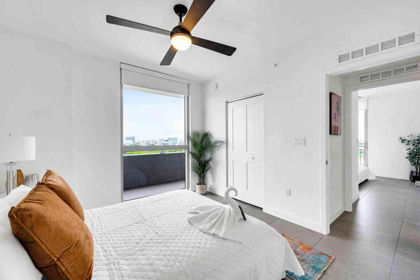 Amazing 3 Bed Unit In Dwntwn Miami With Free Parking Apartment Exterior photo
