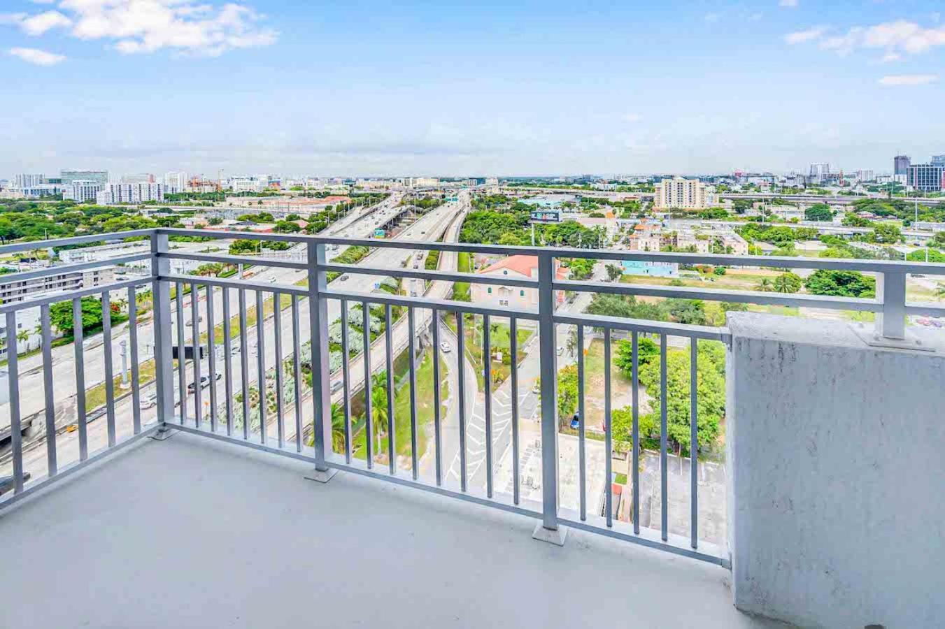 Amazing 3 Bed Unit In Dwntwn Miami With Free Parking Apartment Exterior photo