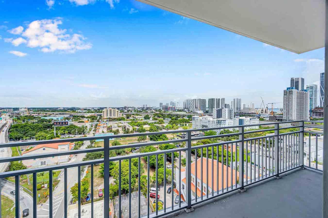 Amazing 3 Bed Unit In Dwntwn Miami With Free Parking Apartment Exterior photo